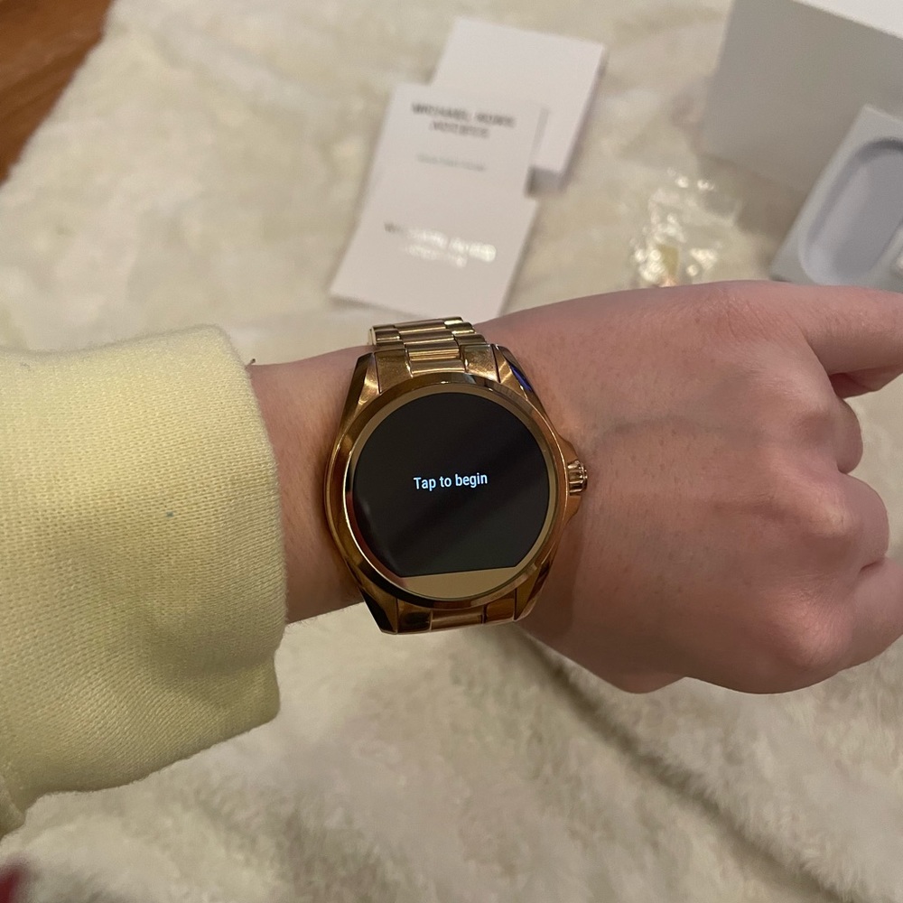 Michael Kors smartwatch- Bradshaw